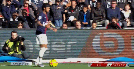 英超半场：卡什禁区后点抽射破门，维拉暂1-0阿森纳（英超半场战报：卡什后点抽射得手，维拉暂时1-0领先阿森纳）