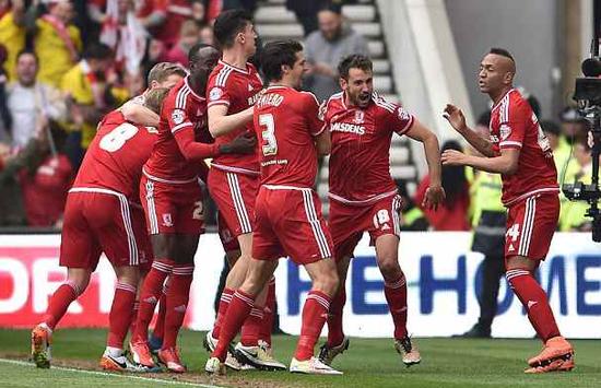 WTT总决赛：王楚钦／孙颖莎3-0横扫松岛辉空／张本美和晋级决赛（WTT总决赛：王楚钦／孙颖莎3-0完胜松岛辉空／张本美和挺进决赛）