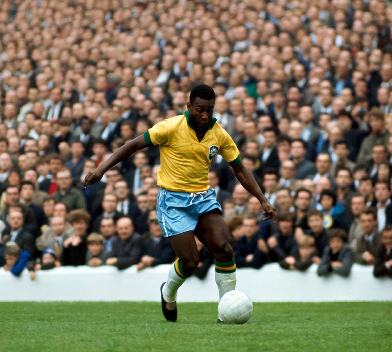 索博斯洛伊：萨拉赫是我的朋友，但这是他和俱乐部之间的事（索博斯洛伊：我和萨拉赫是好友，但这事由他与俱乐部解决）