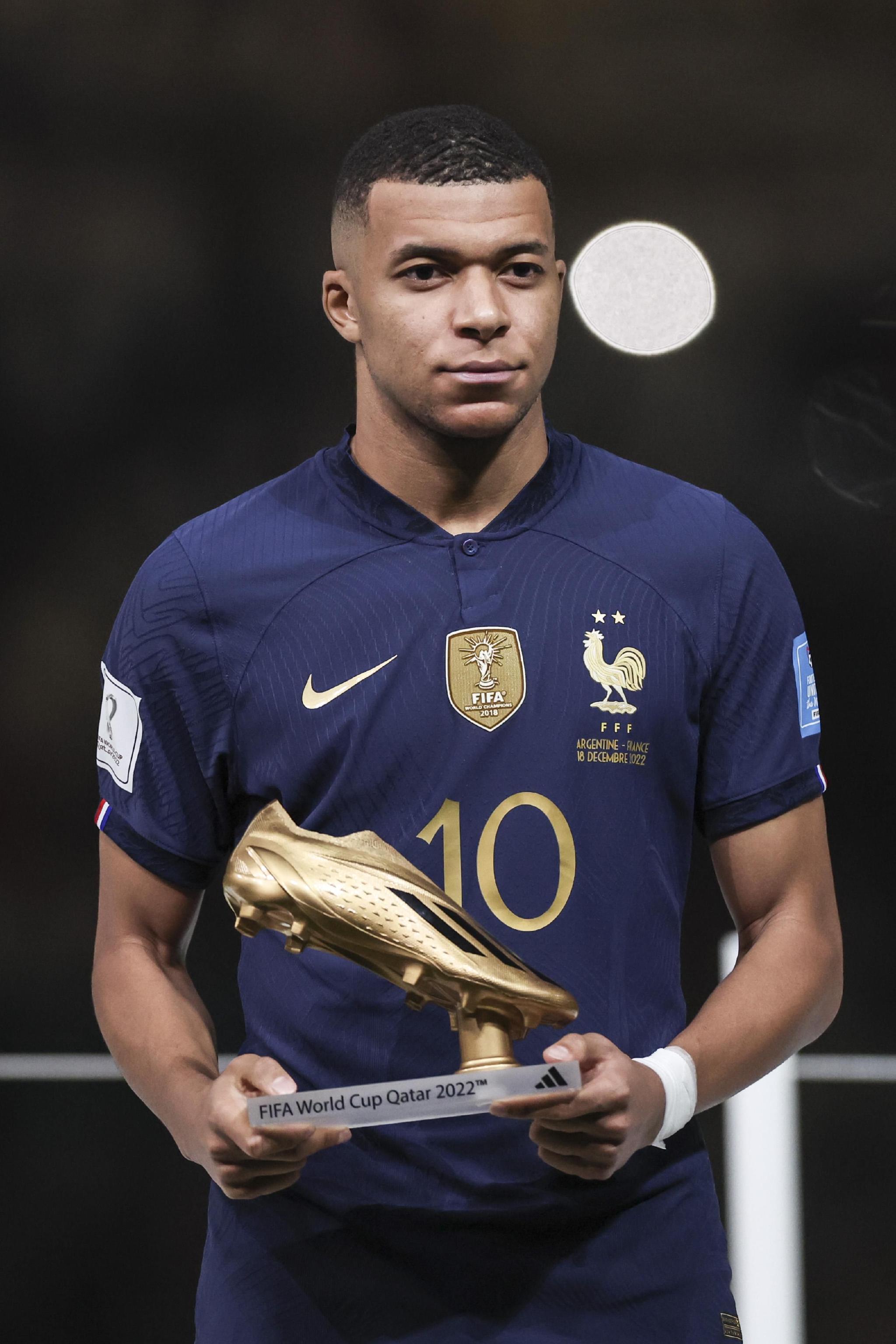 热火伤病报告：鲍威尔左脚踝扭伤将缺席今日对阵独行侠的比赛（热火官宣伤情：鲍威尔左踝扭伤，缺席今日战独行侠）