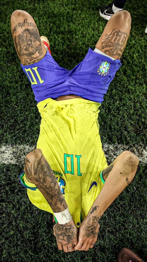 广东男篮防守稳固力克上海（广东男篮凭坚实防守击败上海队）