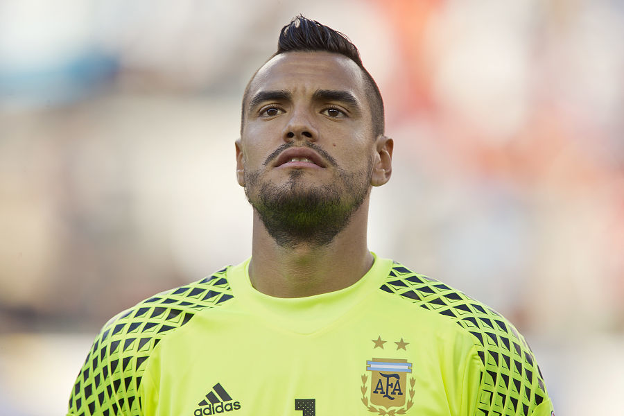 本赛季只代表皇马出场1次，西媒：卢宁进入国米视野（西媒：卢宁本季仅为皇马出战1场，已进入国米引援名单）