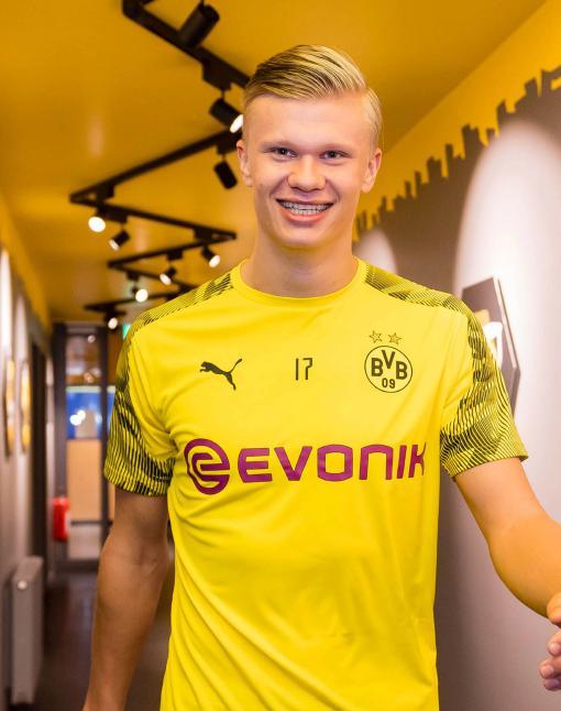 意甲：尤文2-0轻取卡利亚里